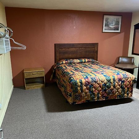 Economy Inn Одеса Екстериор снимка