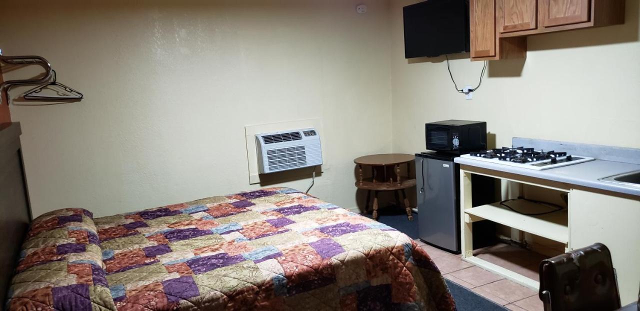 Economy Inn Одеса Екстериор снимка