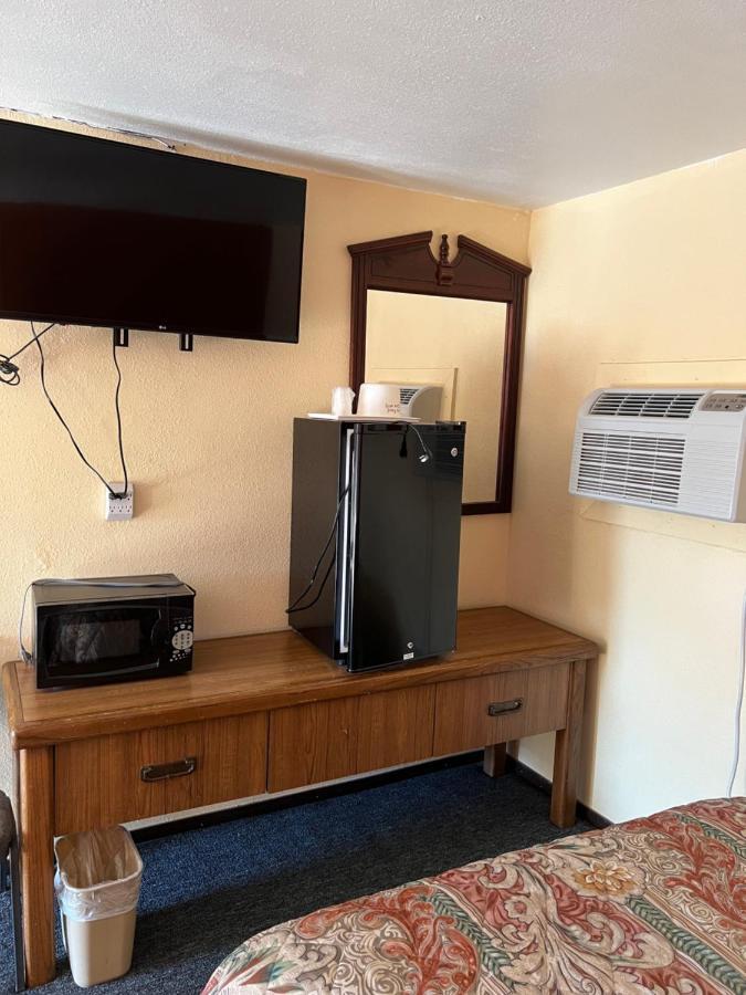 Economy Inn Одеса Екстериор снимка