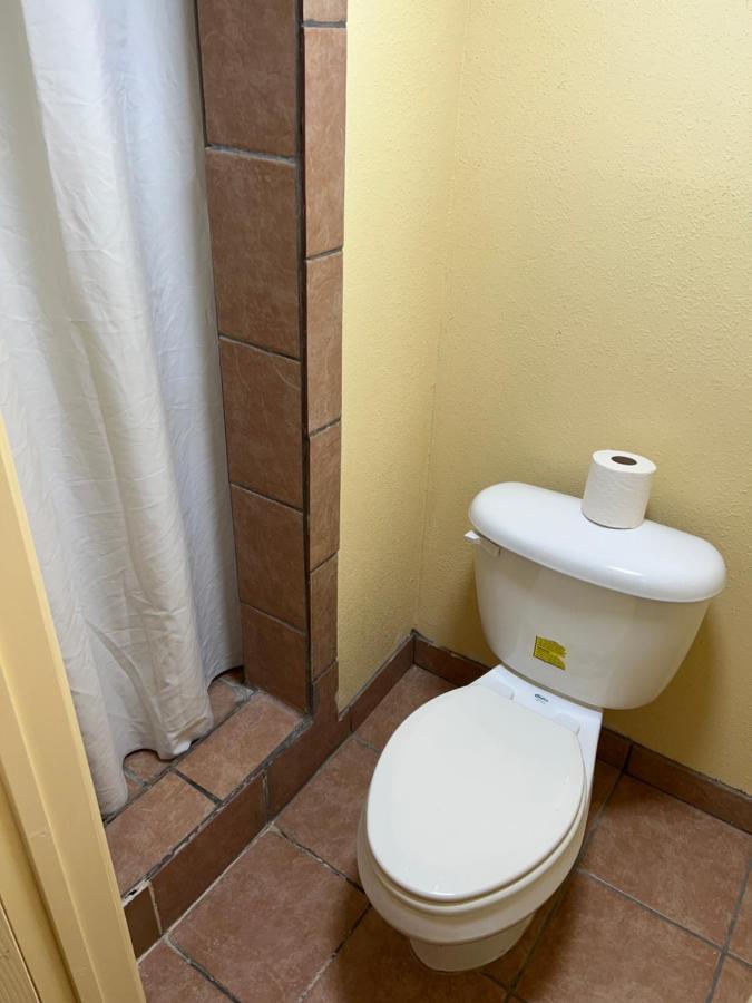 Economy Inn Одеса Екстериор снимка